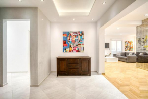 Stunning Central 170m2 3 Bedroom 3 Bathroom, Sleeps 10 Guests